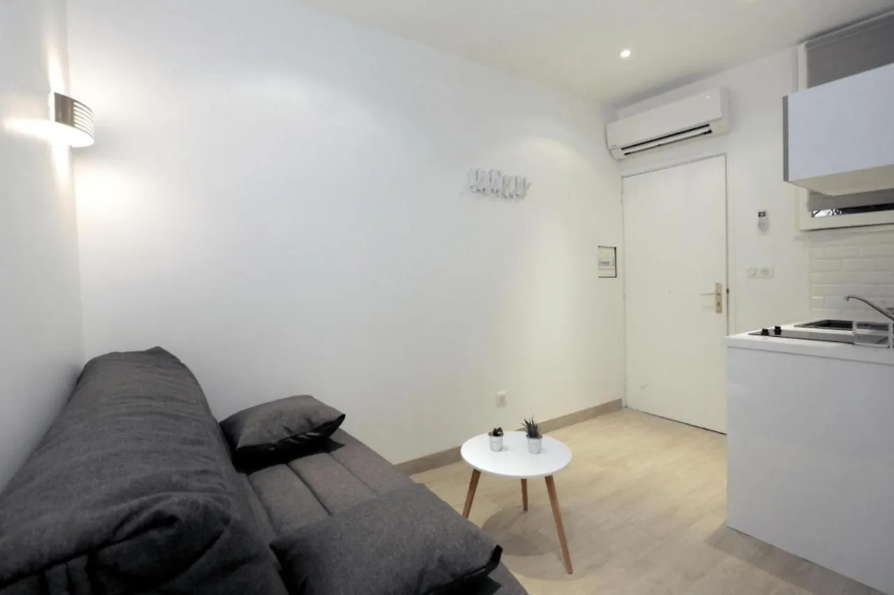C005-Studette Au Centre Cannes Apartment